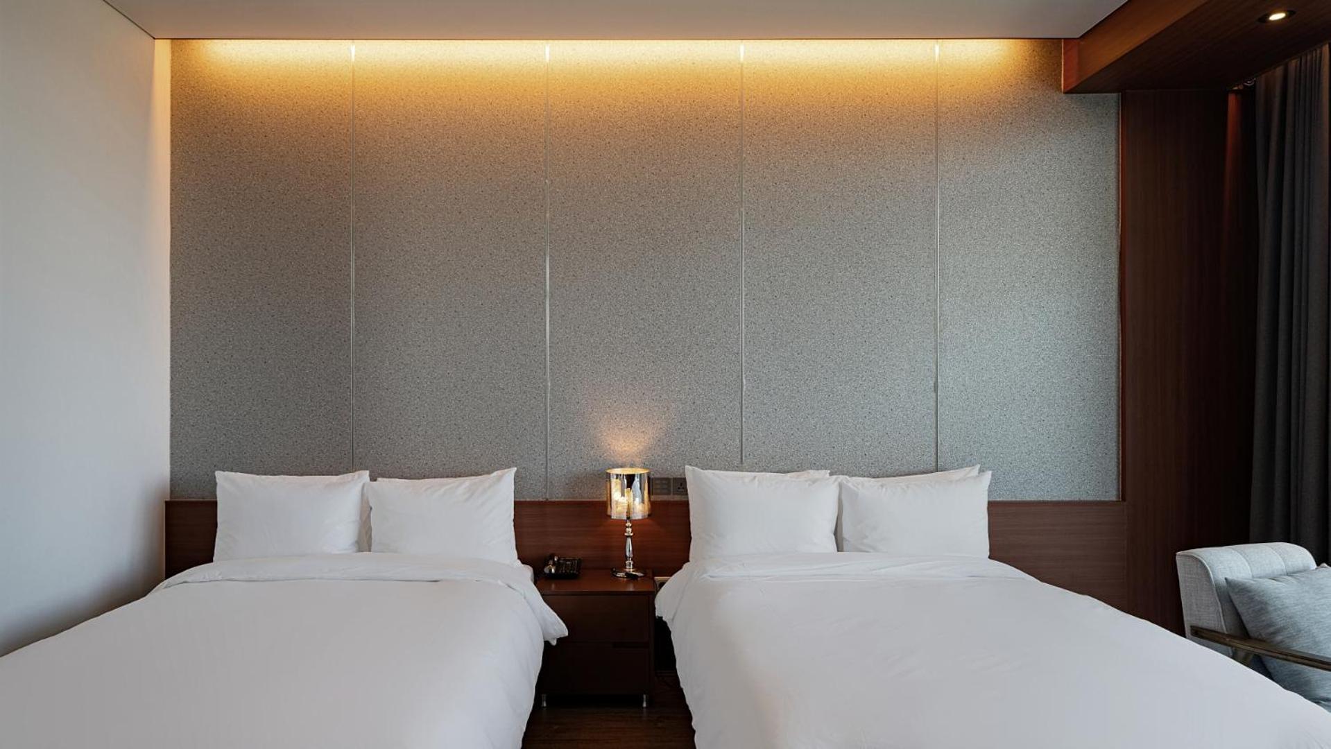 Hotel Jcs Yeosu Extérieur photo
