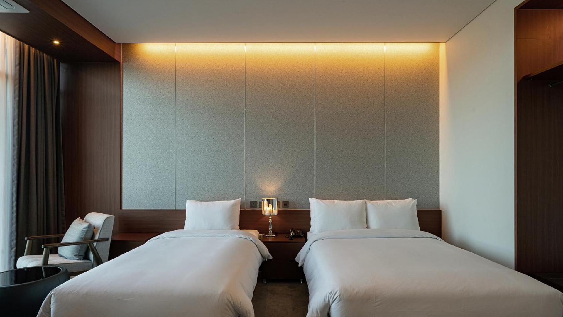 Hotel Jcs Yeosu Extérieur photo