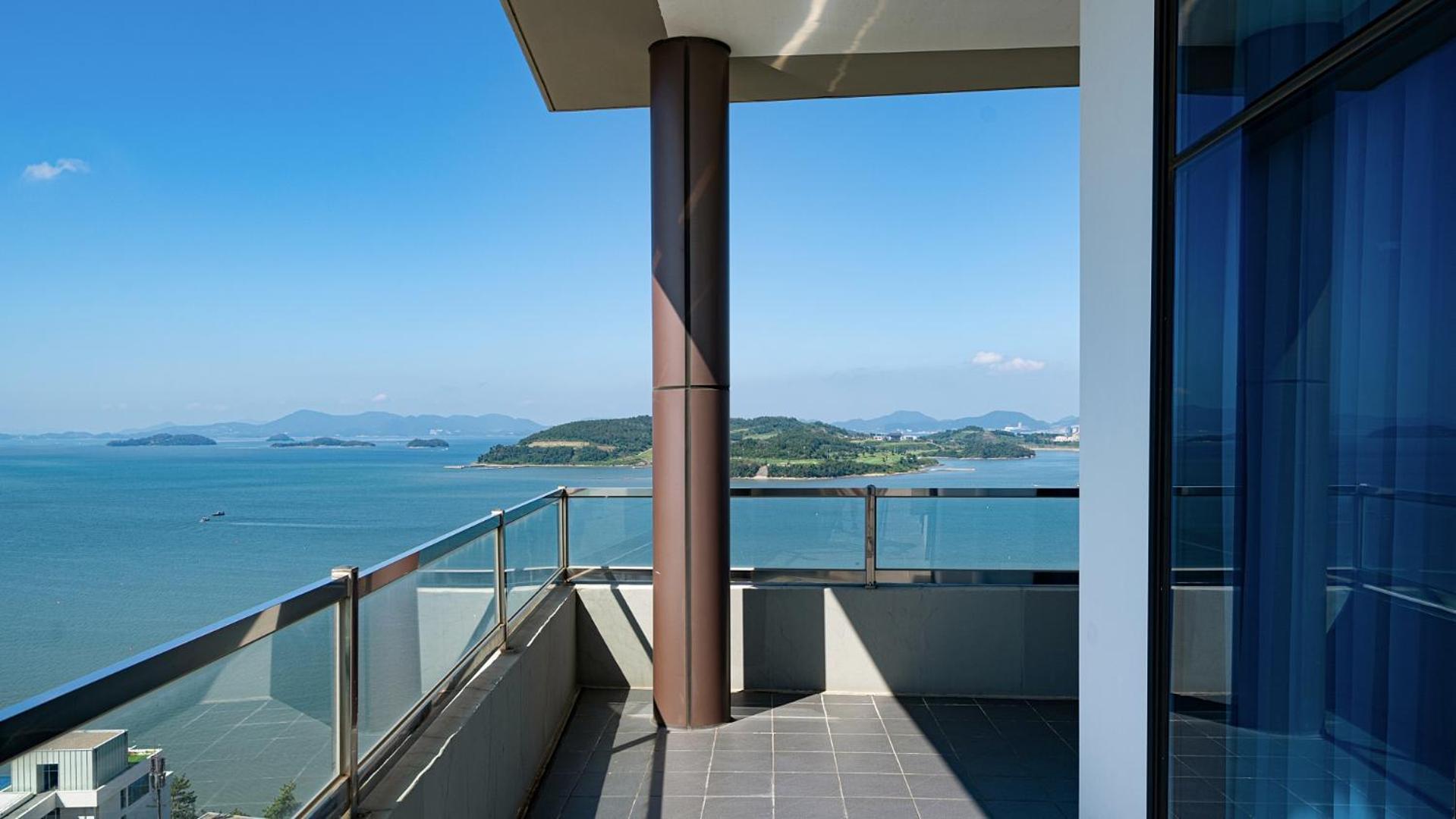 Hotel Jcs Yeosu Extérieur photo