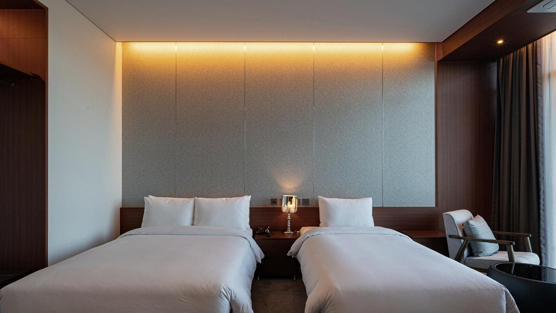 Hotel Jcs Yeosu Extérieur photo