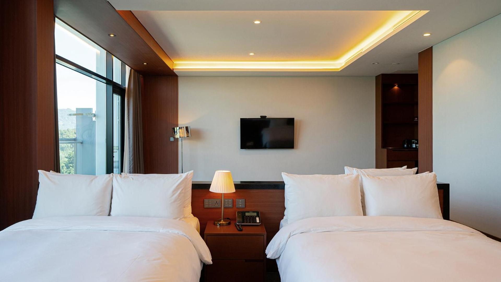 Hotel Jcs Yeosu Extérieur photo