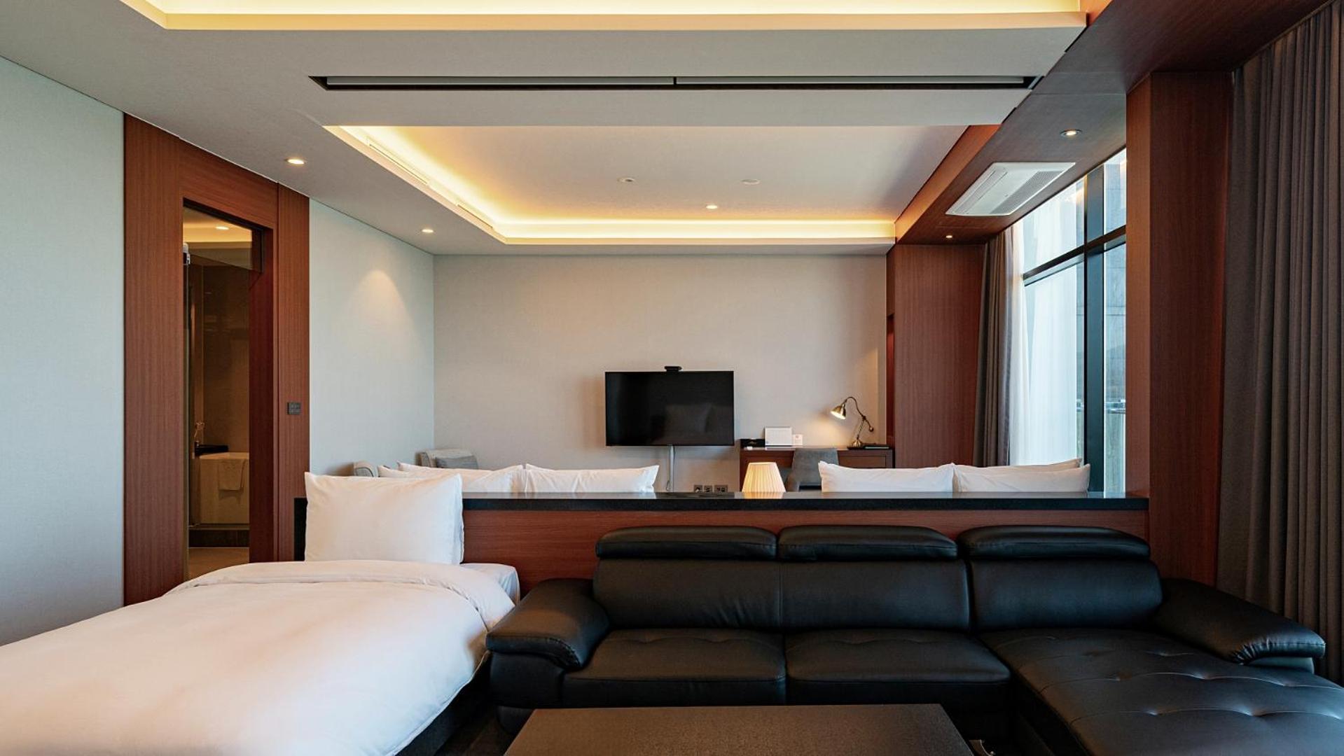 Hotel Jcs Yeosu Extérieur photo