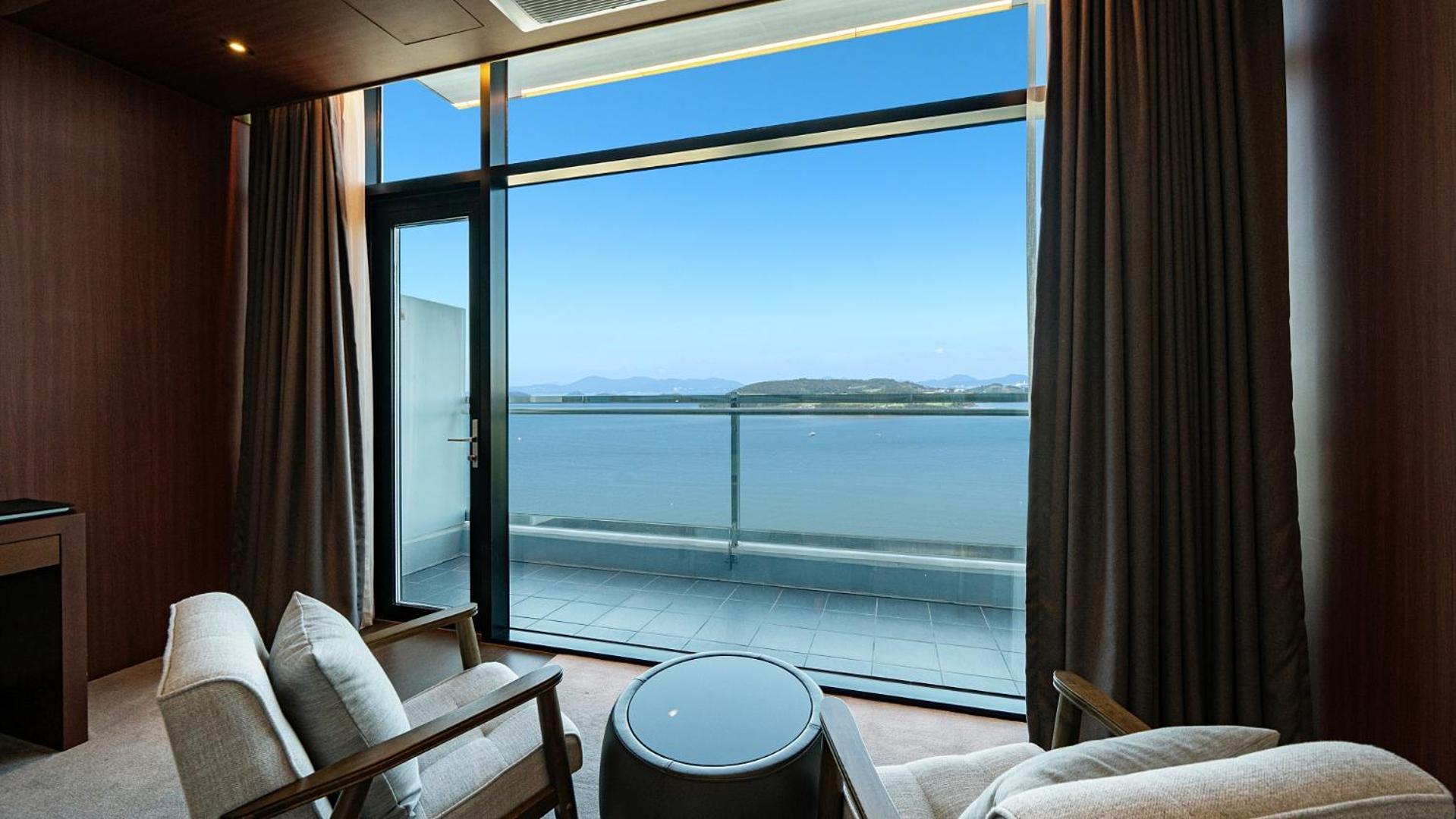 Hotel Jcs Yeosu Extérieur photo